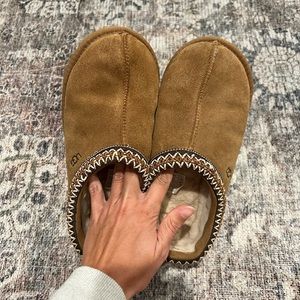 UGG Tazz Slippers Size 8